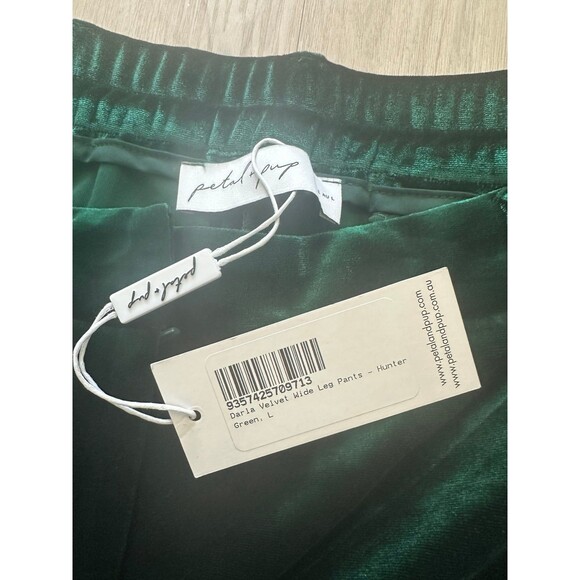 Petal & Pup Darla‎ Velvet Wide Leg Pants - Hunter Green - Picture 3 of 3